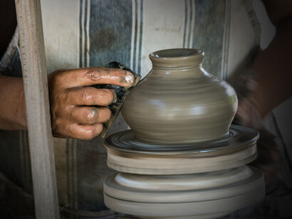 Frastornato è qualcuno che non ritrova più l’andatura curva costante che il tornio garantisce