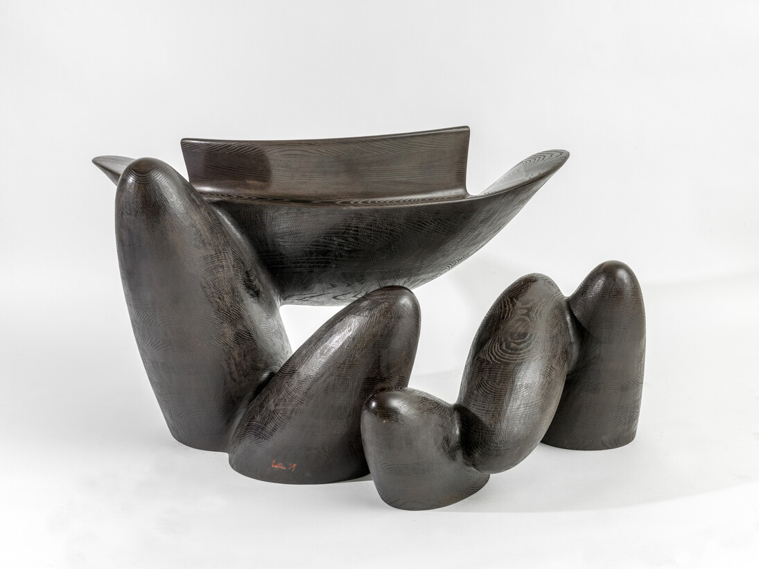 Captain's Chair, 2013, Stained Ash, 29 x 54.5 x 43 inches. Courtesy of Wendell Castle and Friedman Benda. Photography: Adam Reich