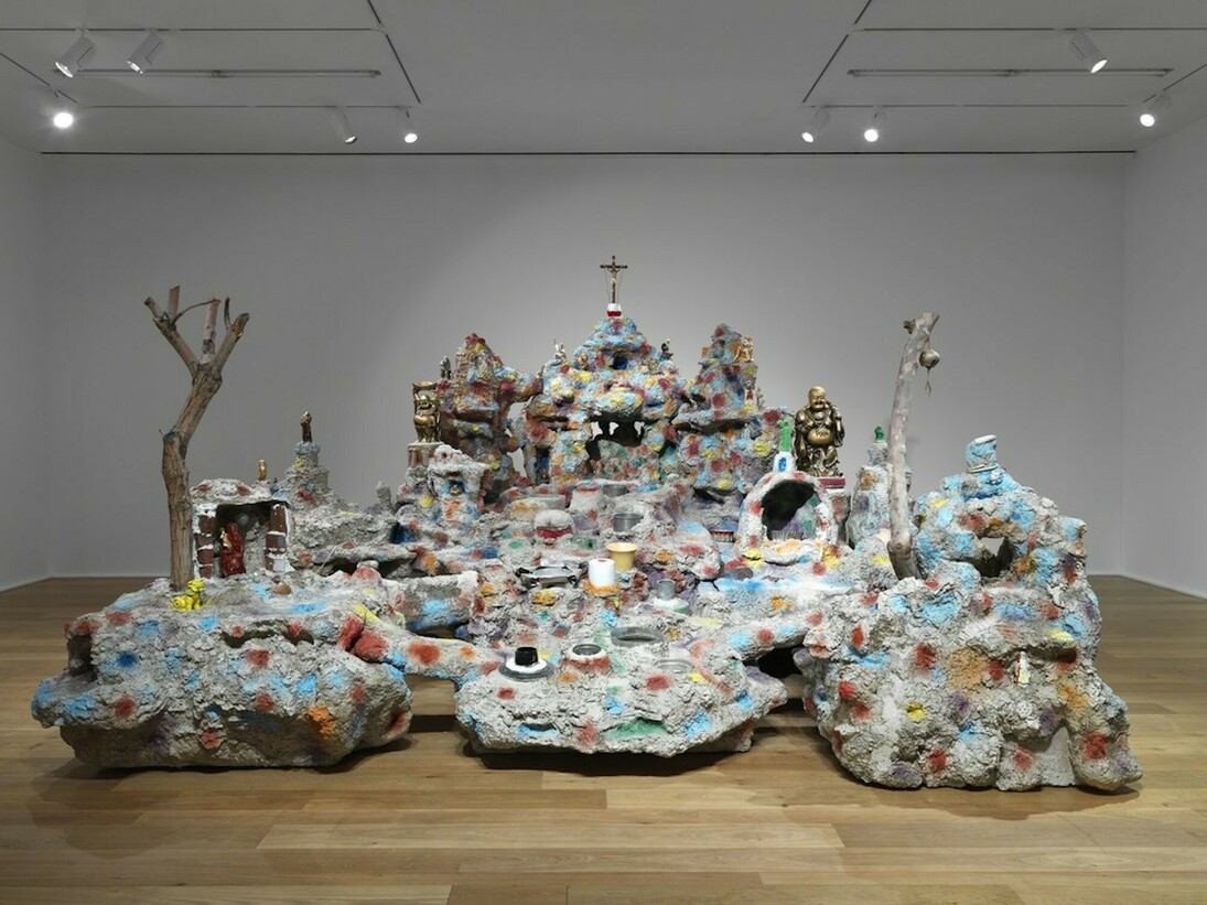 Mike Kelley. Framed and Frame, Exhibition view. Courtesy of Hauser & Wirth