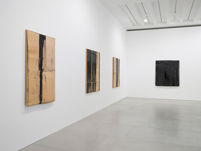 Bernar Venet, Exhibition view. Courtesy of Blain Southern 