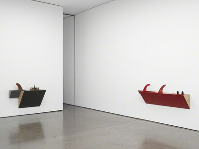 Haim Steinbach: jaws. Courtesy of White Cube