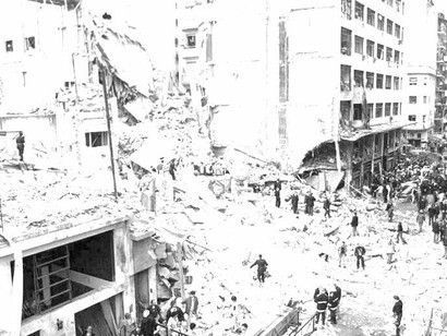 Beim Bombenanschlag auf das AMIA-Gebäude am 18. Juli 1994 in Buenos Aires wurden 85 Menschen getötet 