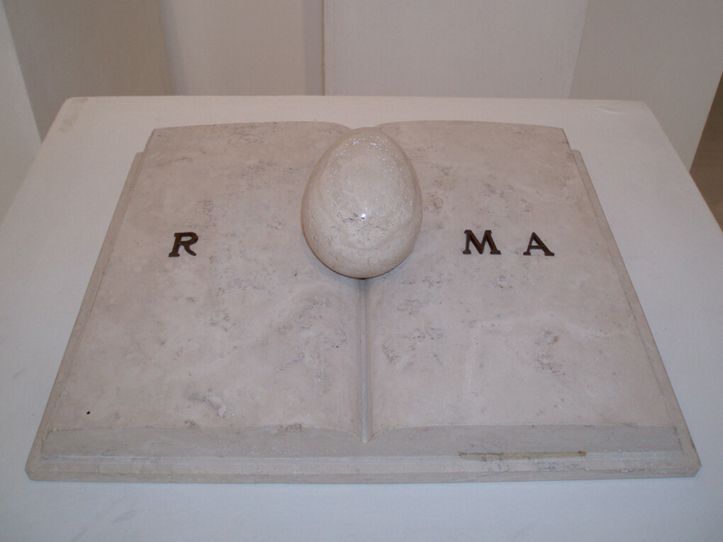 Mirella Bentivoglio, Roma, Travertino e lettere bronzee, 28,5 x 35 x 11, 2000