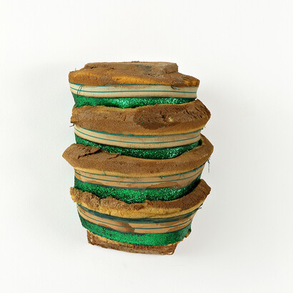 Pezzi, Scudo, 1990-2007, tecnica mista, cm. 26x21x13 circa, foto Fabio Fantini