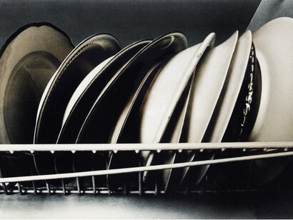 Gianni Pezzani, Series: Cucina della mamma, sorpresa nella notte, 1982 © Concessione dell'artista