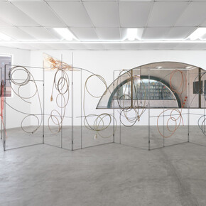 J. Parker Valentine, Twist, exhibition view. Courtesy of Bel Ami