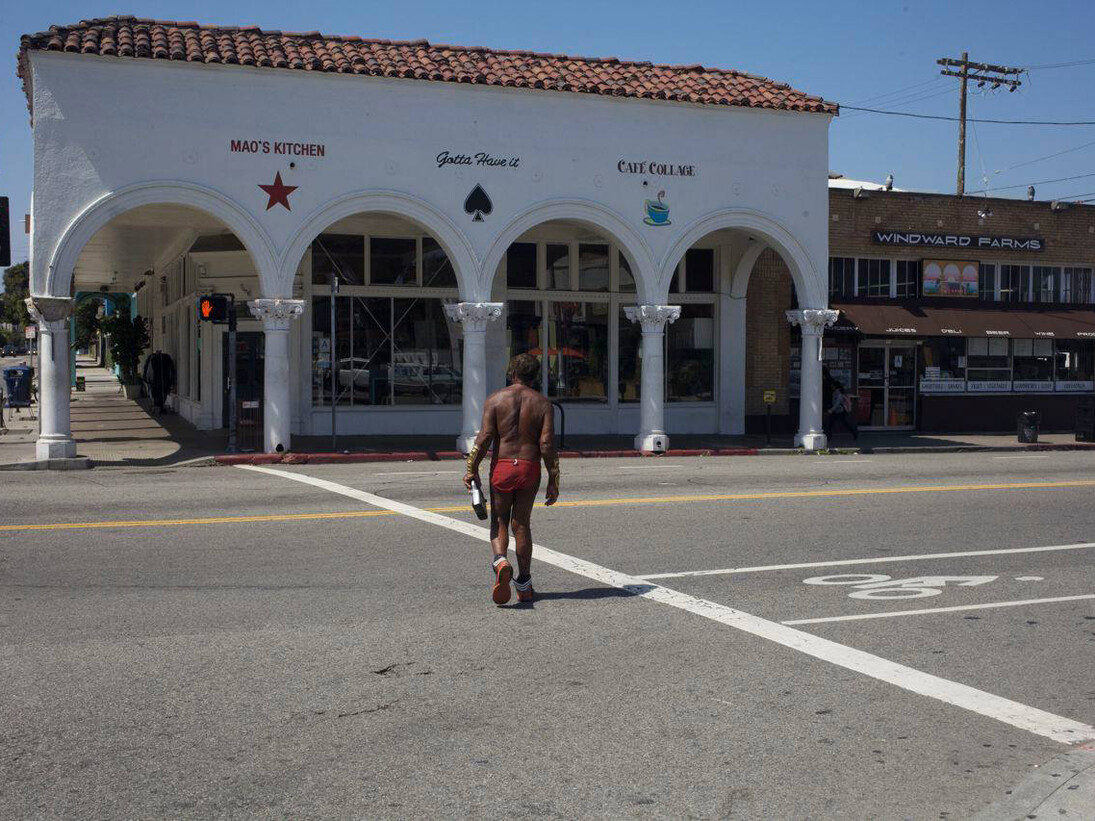 Franck Gerard, Twenty-six days, En l’état, 13 juillet 1999 - Aujourd’hui, Windward Avenue, Venice Beach, Los Angeles California 2014  
