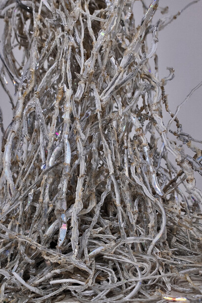 Jennifer Cho, Haystack, 2000 - 2003, compact discs, dimension varies. Courtesy of the artist and Jennifer Baahng Gallery