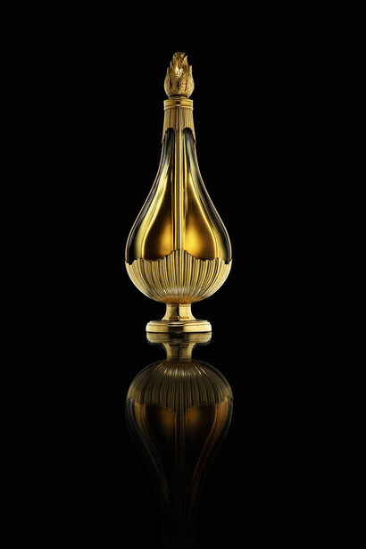 Diorling perfume, 1963. Photo © Laziz Hamani