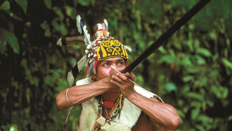 Collane e amuleti coniugano estetica e misticismo