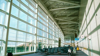 Aeropuertos vacíos, estampas jamás vistas