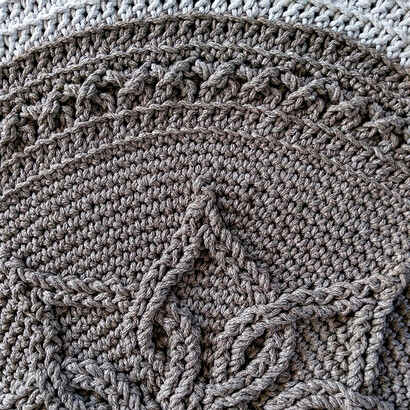 Las decisiones sobre qué y cómo tejer en la vida suelen estar influidas por los patrones que otros imponen