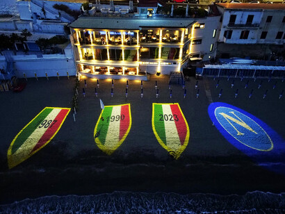 Terzo scudetto per il Napoli, 2022-2023. Festeggiamenti in spiaggia