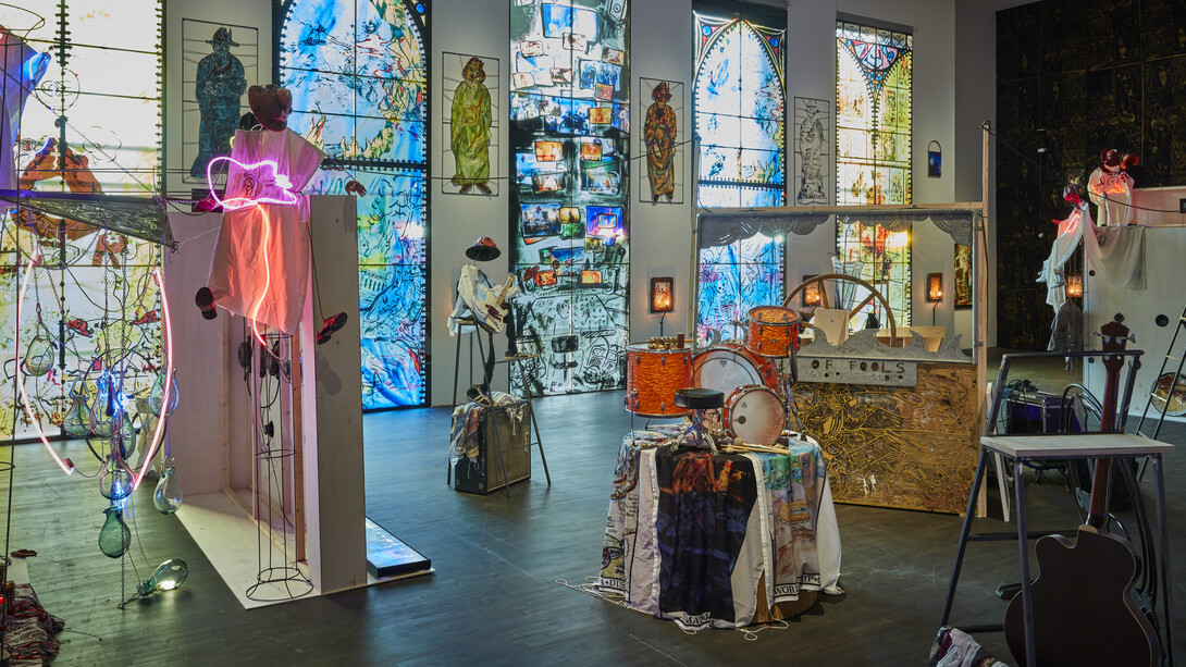 Joris Van de Moortel, Hell on earth, in search of Pur, Nur and Fur, exhibition view. Courtesy of S.M.A.K