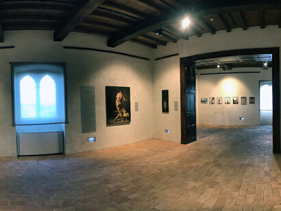 Sezione dedicata alle opere di Roberto Ferri, in primo piano a sinistra "Crepuscolo infernale" (foto Omar Kheiraoui)