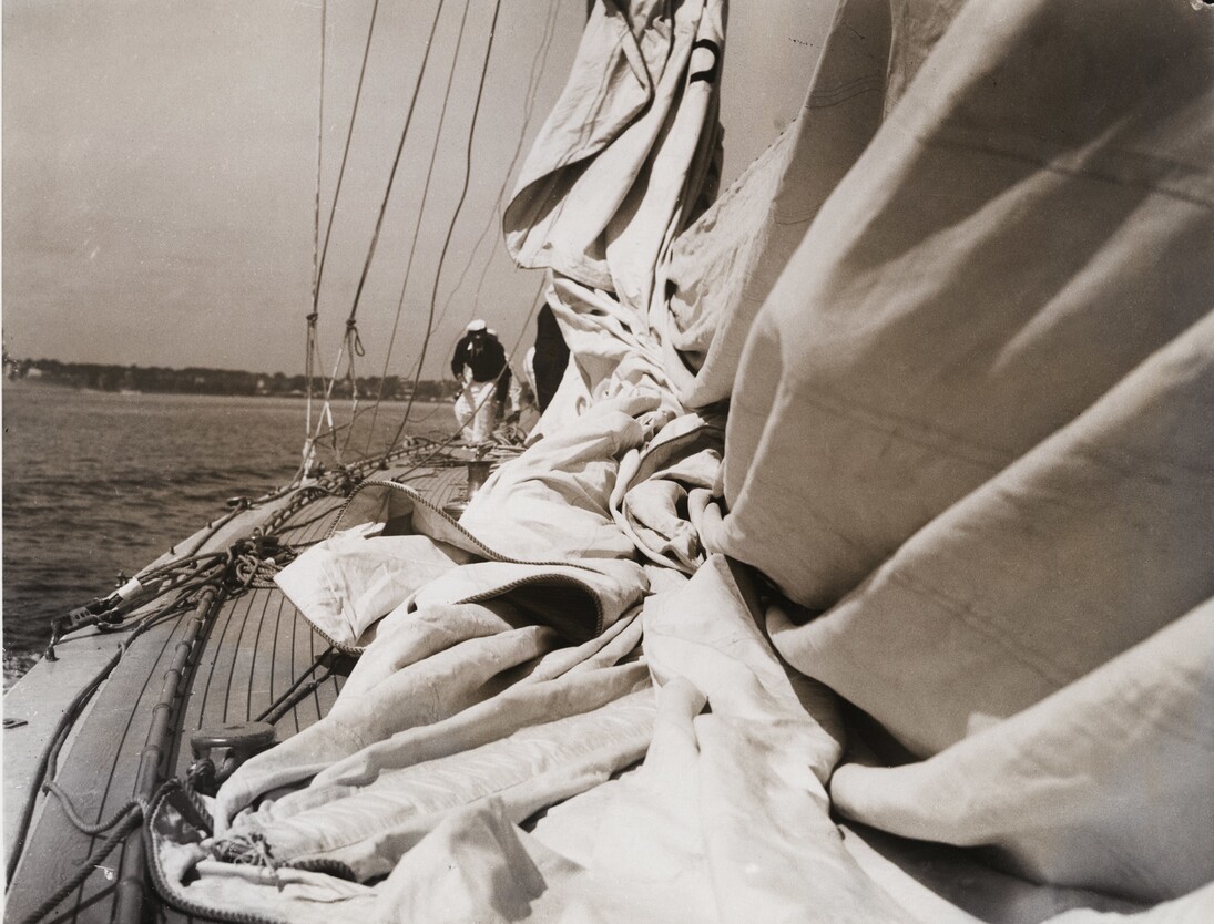 Margaret Bourke-White (1904 – 1971), “America’s Cup. Putting Away Topsail at End of Cruise of Rainbow.”, August 31, 1934, silver gelatin print on glossy fibre paper, printed by September 15, 1934, 18,9 (20,3) x 24,3 (25,7) cm, © Estate of Margaret Bourke-White, courtesy Daniel Blau