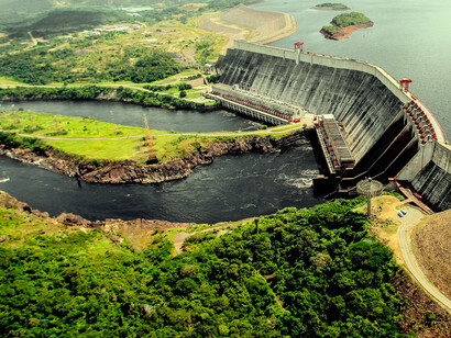 Gran represa hidroeléctrica del Guri 