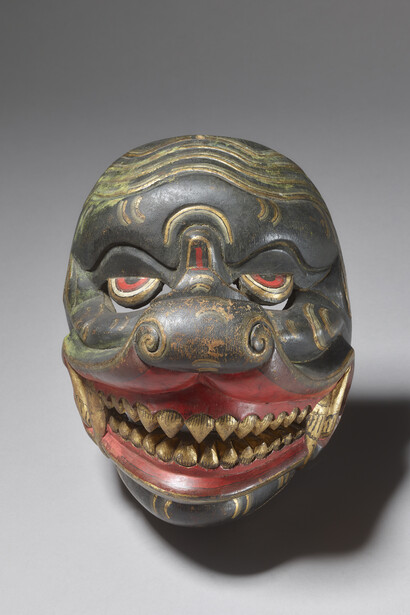 Mask of the demon Macan Laut
Central Java
Late 1700s or early 1800s
Wood, pigment, fibre, gold leaf
© Trustees of the British Museum