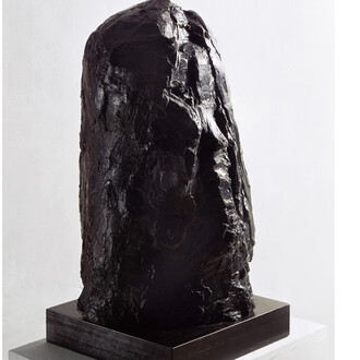 Per Kirkeby (* 1938), “Arm und Kopf VIII”, 1983, Bronze, 75 x 45 x 44,5 cm, Courtesy: Daniel Blau Munich/London