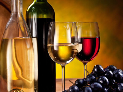 Vinho branco e tinto