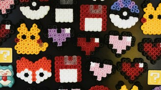 Dentre as desenvolvedoras de videogames portáteis, uma se destacou como a mais importante e bem-sucedida, a Nintendo. Seus videogames portáteis foram um grande sucesso durante a maior parte da história, não raro os games de bolso da empresa japonesa faziam muito mais sucesso do que os consoles de mesa dela, o que a sustentou com grandes lucros mesmo em momentos de dificuldade. Grande parte deste sucesso colossal da Nintendo se deveu a uma de suas franquias mais populares: Pokemon