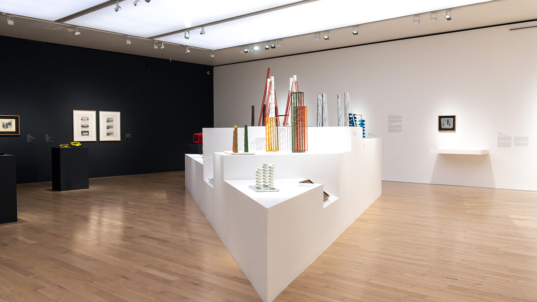 Helen Escobedo, Ambientes totales, vista de exhibición. Cortesía del Museo Amparo