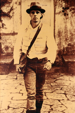 Joseph Beuys,
La Rivoluzione siamo noi, 1972
© VG Bild-Kunst, Bonn 2014