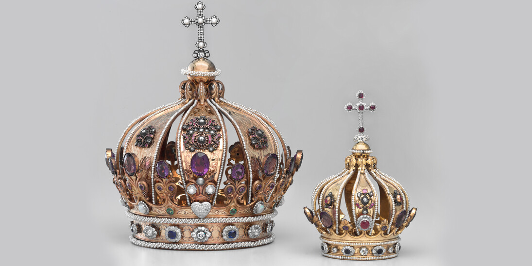 Crowns for Mary and the baby Jesus, made by Poussielgue-Rusand, Paris, around 1850/60. Einsiedeln Abbey, Sacristy of the Chapel of Grace. Photo: Swiss National Museum