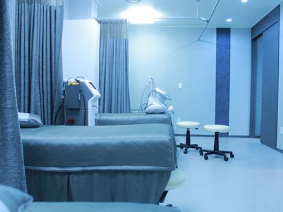 Gli ospedali si sono rivelati inadeguati nella struttura oltre che per far fronte all'amergenza
