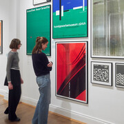 Verschiedene künstler, Flachware und papiertorten, ausstellungsansicht. Mit freundlicher genehmigung des Museums der bildenden Künste Leipzig