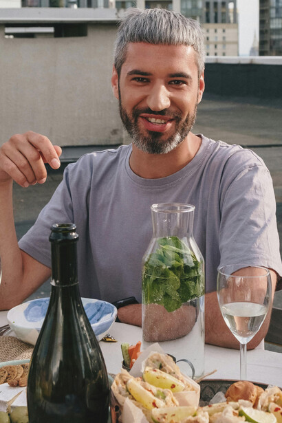 É comum que as pessoas tomem água saborizada ou bebidas alcóolicas aromatizadas junto de refeições próximas do almoço, como o brunch