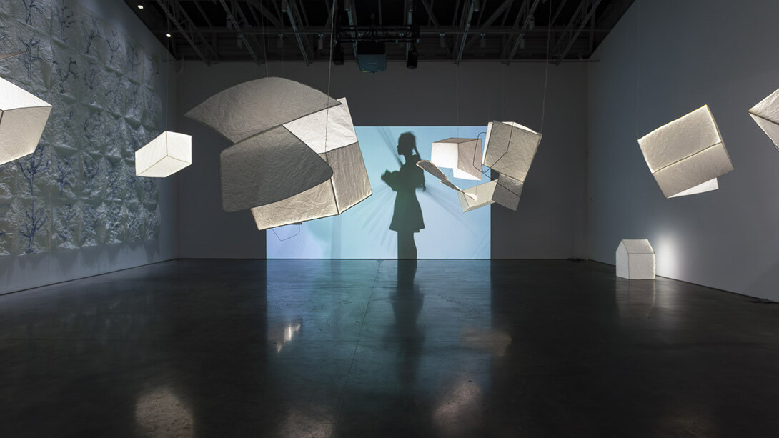 Joan Jonas, Empty rooms, exhibition view. Courtesy of Gladstone Gallery