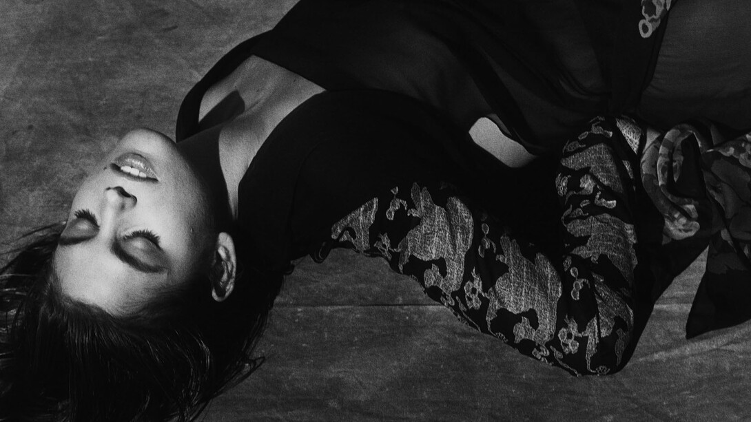 Albert Watson, Blumarine, San Francisco – autunno/inverno 1989/90. Modella: Cindy Crawford. Photo by Albert Watson