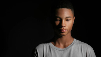 Adolescente deprimido: la adolescencia está llena de cambios, no solo biológicos, que ponen en jaque la vida de los que la viven