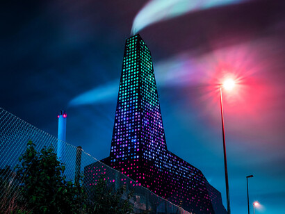 The digital industry's increase in CO2 emissions (6% a year) is likely to accelerate (waste-to-energy plant in Denmark)