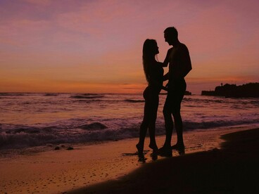 Whereas the smell of a bonfire made her think of Peter, the distant smell of saltwater made her think of someone else: Lucio