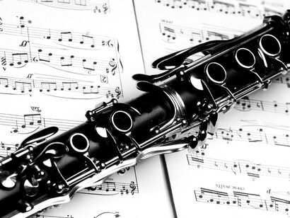 Sicuramente la sinestesia attiene moltissimo l’ambito artistico poiché fornisce una ricchezza percettiva in termini di creatività