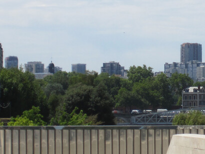 Tampoco los viajes, los lugares comunes, las obsesiones recurrentes, mis textos prestados. Se trata de la vida y de la muerte, de la pasión, de los sentimientos, de su fuerza y de la locura que engendran