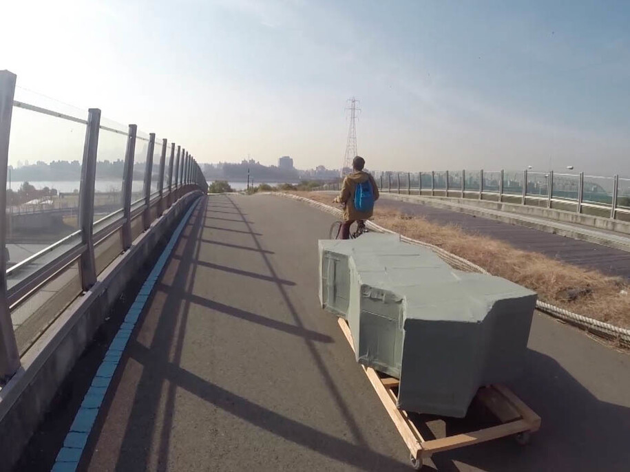 Ben Nathan, BRICK DAY, 2014, Production still, Courtesy of the artist and 43 Inverness Street