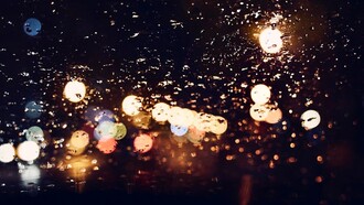 Tormenta de granizo destruyendo lo que encuentra a su paso
