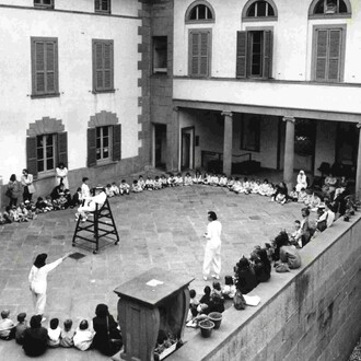 Cappuccetto bianco, 1989. Per gentile concessione del Teatro del Buratto