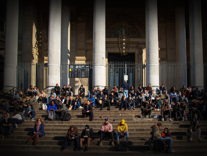 Si se trata de gobernar para su propio pueblo, las mandatarios lo tienen crudo cada vez que toman decisiones que contrarían los intereses de las oligarquías