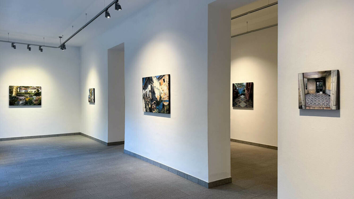 Matteo Massagrande, Soglie – Stanze, paesaggi, città, exhibition view. Courtesy of Punto Sull'Arte