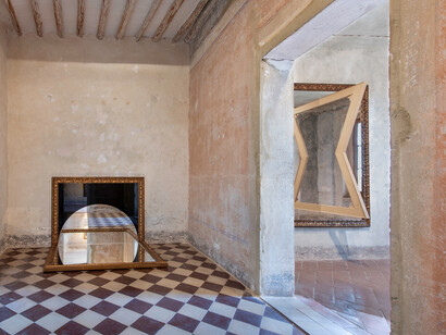 Michelangelo Pistoletto, La soglia, veduta della mostra. Per gentile concessione di Galleria Continua