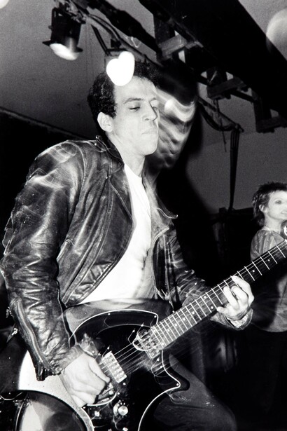 Bruce Conner (1933-2008)
Set of 26 punk photos, 1978/1985 Impressão em Gelatina de prata [Gelatin Silver Print] Conjunto de 26 fotos, medindo 28 x 35,5 cm cada [Set of 26 photographs, measuring 11 x 14 in. each] BC-0014
Courtesy: The Conner Family Trust, Kohn Gallery and Bergamin & Gomide