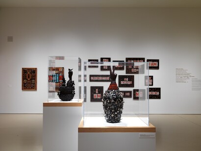 Jan Wade, Soul power, exhibition view. Courtesy of the Art Gallery of Hamilton 