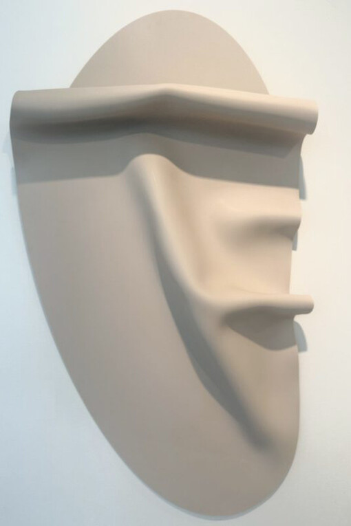 Anya Pesce, Fold fetish Matt Linen oval fold (detail), 2024. Courtesy of .M Contemporary