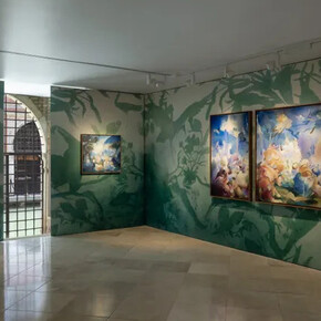Flora Yukhnovich, Egg, exhibition view. Courtesy of Victoria Miro
