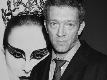 Nina y Thomas tienen un encuentro que es una audición privada, donde él le da instrucciones de cómo quiere ser seducido. Natalie Portman y Vincent Cassel