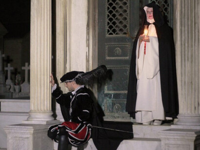 La tradicional obre de teatro, Don Juan Tenorio, en el Cementerio de Sevilla, España